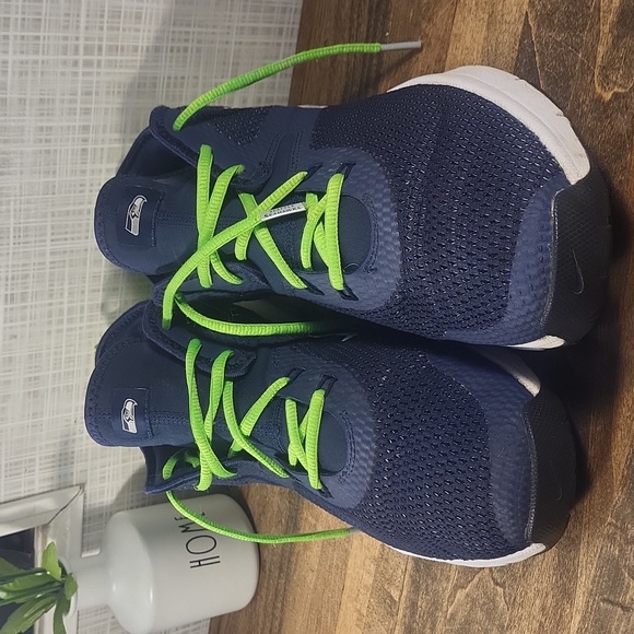 Nike Air Max Typha 2, NFL Seattle Seahawks, Blue Green White. Running shoes - Picture 2 of 6